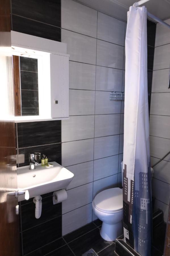 Hotel Geromichalos ปาราเลีย สโกทินิส ภายนอก รูปภาพ