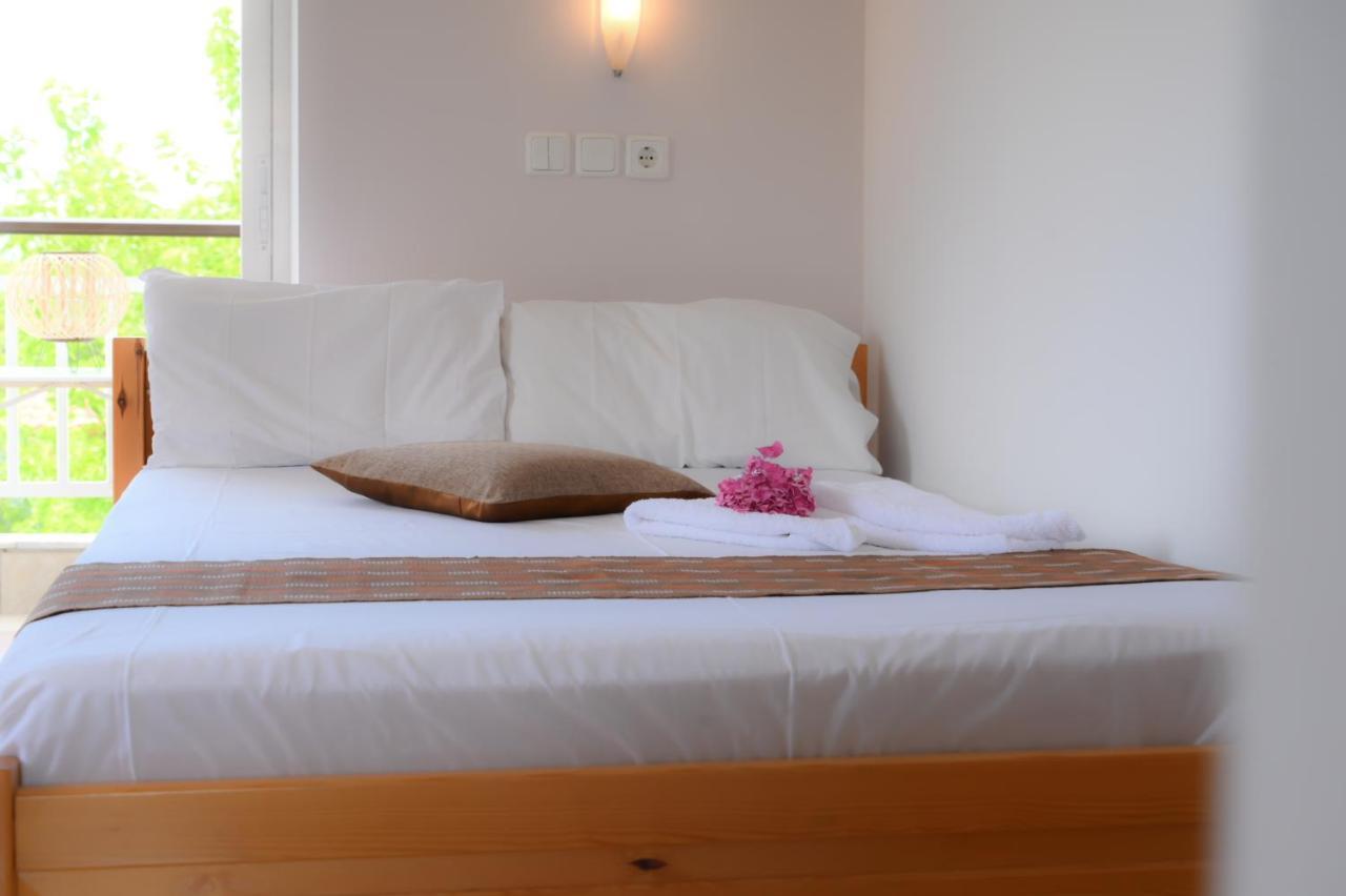 Hotel Geromichalos ปาราเลีย สโกทินิส ภายนอก รูปภาพ