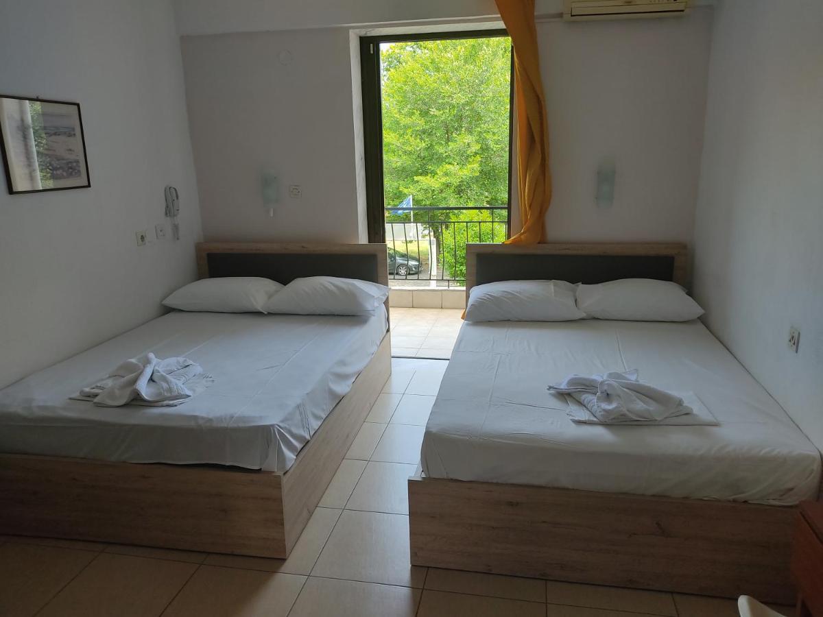 Hotel Geromichalos ปาราเลีย สโกทินิส ภายนอก รูปภาพ