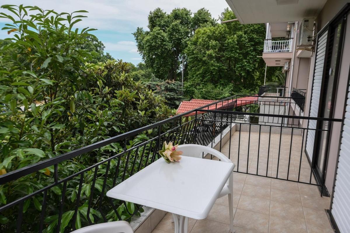 Hotel Geromichalos ปาราเลีย สโกทินิส ภายนอก รูปภาพ